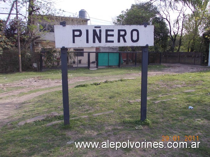 Foto: Estación Piñero - Piñero (Buenos Aires), Argentina