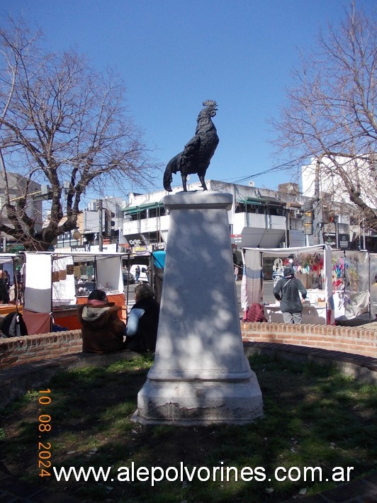 Foto: Morón - Plaza Gral San Martin - Monumento al gallo - Moron (Buenos Aires), Argentina