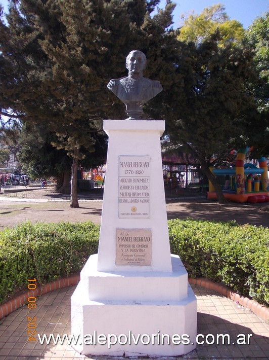 Foto: Morón - Plaza Gral San Martin - Busto Manuel Belgrano - Moron (Buenos Aires), Argentina