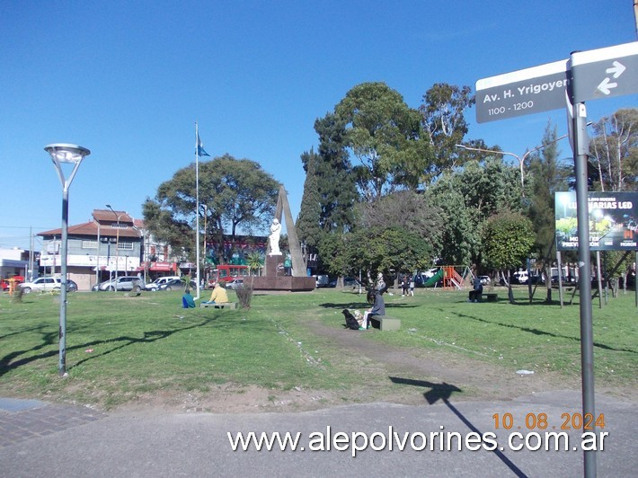 Foto: Morón - Plaza Hipólito Yrigoyen - Moron (Buenos Aires), Argentina