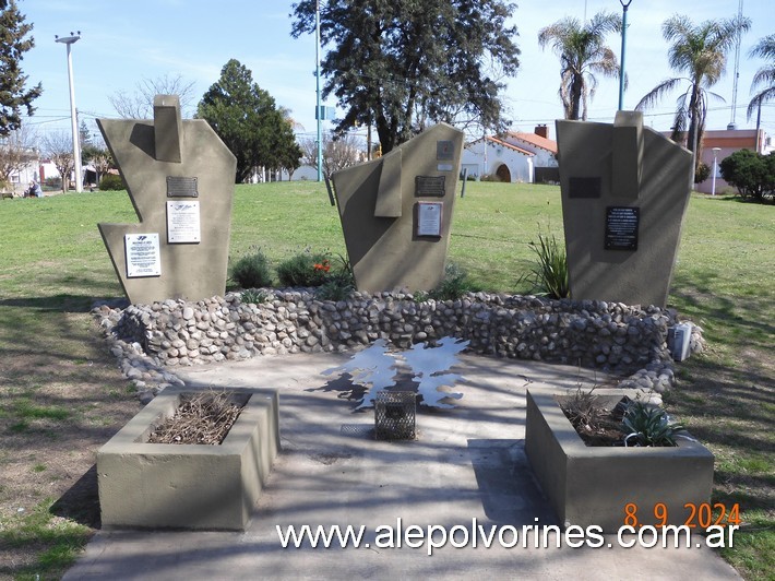 Foto: Fighiera - Plaza Ciudad de Rosario - Monumento Malvinas - Fighiera (Santa Fe), Argentina