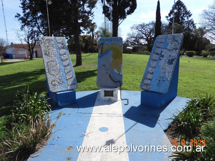 Foto: Fighiera - Plaza Ciudad de Rosario - Monumento al Bicentenario - Fighiera (Santa Fe), Argentina