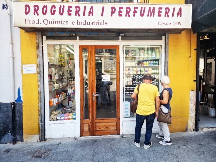 Foto: Fachada de drogueria de 1839 - Valencia (València), España