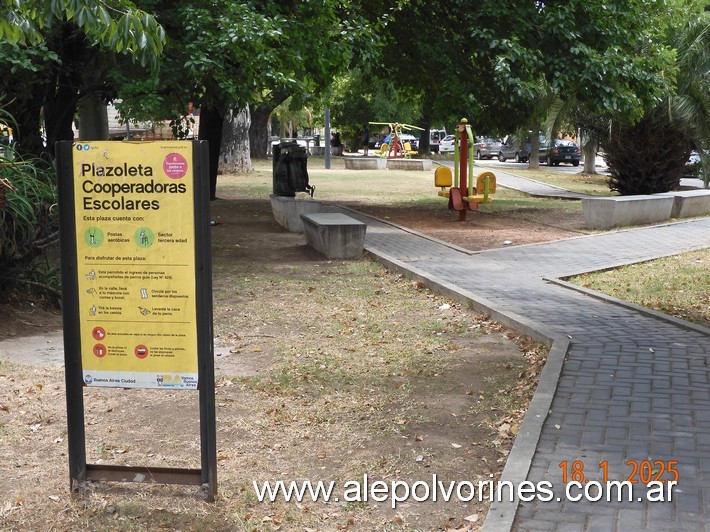 Foto: Liniers - Plazoleta Cooperadoras Escolares - Liniers (Buenos Aires), Argentina