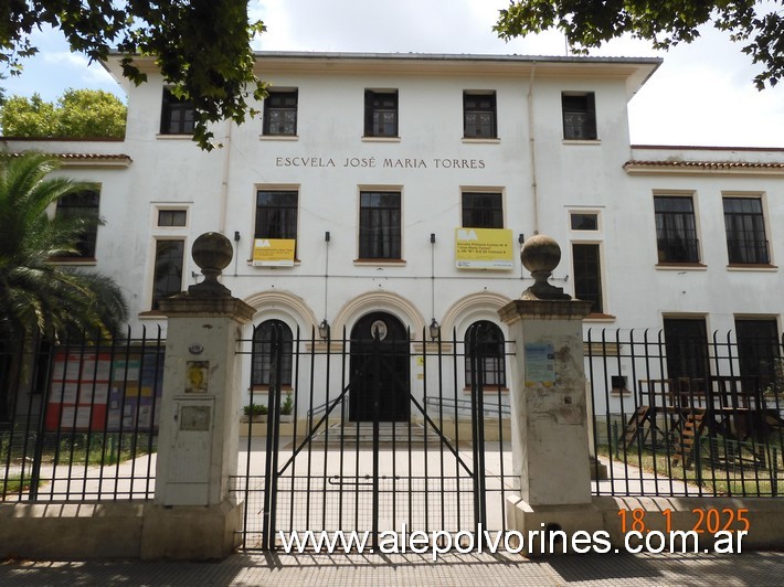 Foto: Liniers - Escuela Jose Maria Torres - Liniers (Buenos Aires), Argentina