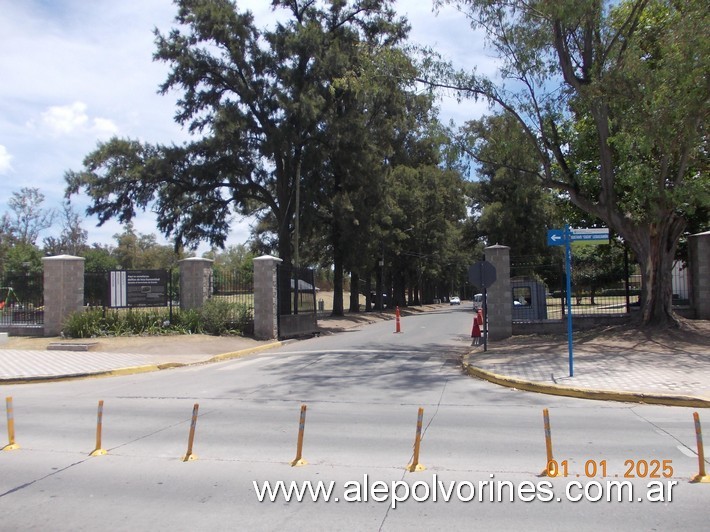 Foto: Los Polvorines - Parque El Batallón - Los Polvorines (Buenos Aires), Argentina