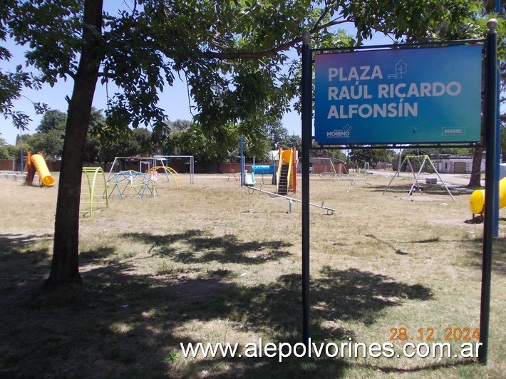 Foto: Moreno - Plaza Raúl Ricardo Alfonsín - Paso del Rey (Buenos Aires), Argentina