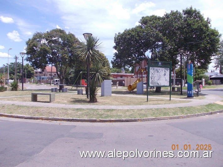 Foto: Los Polvorines - Plazoleta - Los Polvorines (Buenos Aires), Argentina