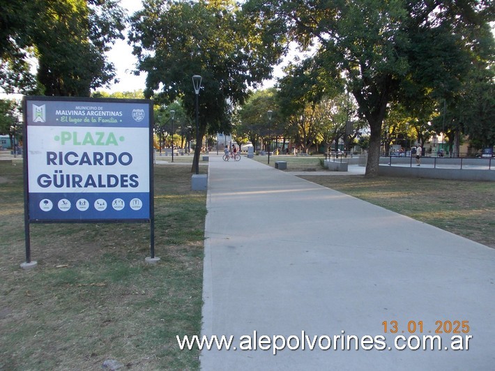 Foto: Los Polvorines - Plaza Ricardo Guiraldes - Los Polvorines (Buenos Aires), Argentina