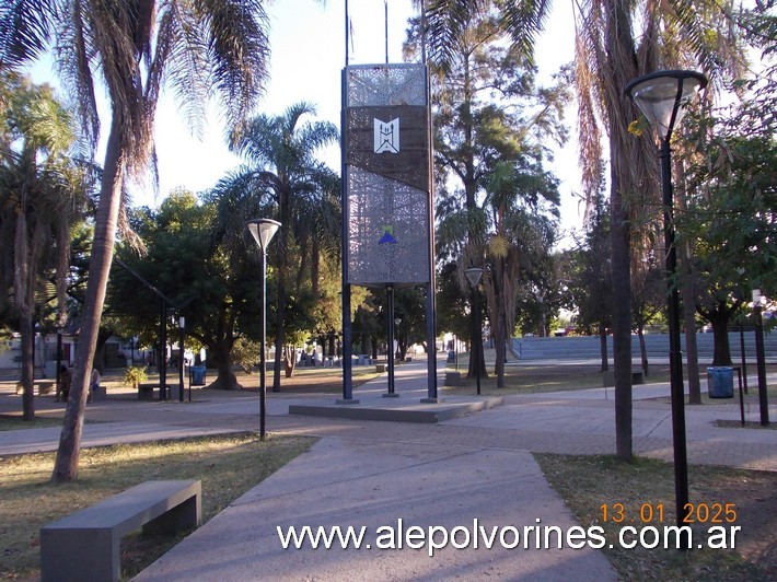 Foto: Los Polvorines - Plaza 12 de Octubre - Los Polvorines (Buenos Aires), Argentina