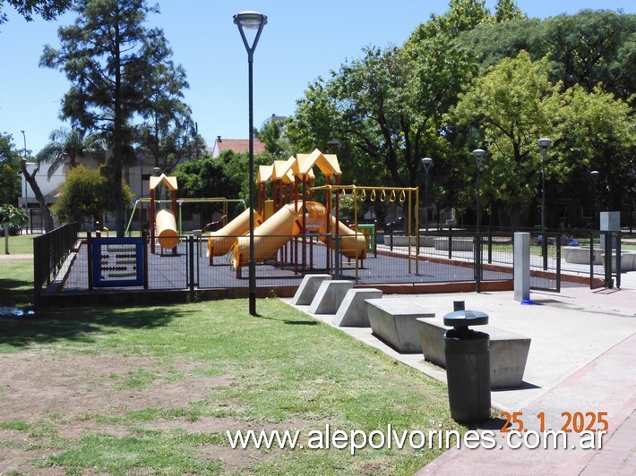 Foto: Mataderos - Plaza Rómulo Zabala - Mataderos (Buenos Aires), Argentina