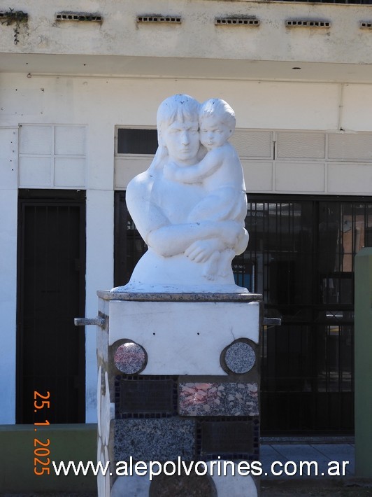 Foto: Mataderos - Plazoleta de la Madre - Monumento a la Madre - Mataderos (Buenos Aires), Argentina