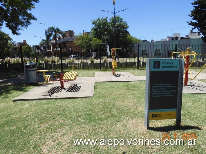 Foto: Mataderos - Plaza Rómulo Zabala - Mataderos (Buenos Aires), Argentina