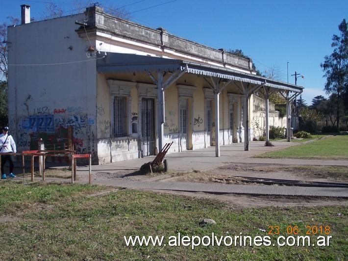 Foto: Estación Toro FCGU - Presidente Derqui (Buenos Aires), Argentina