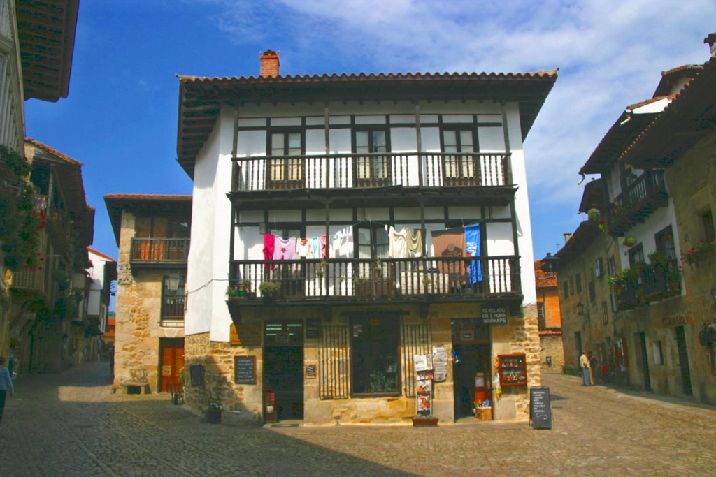 Foto de Santillana del Mar (Cantabria), España