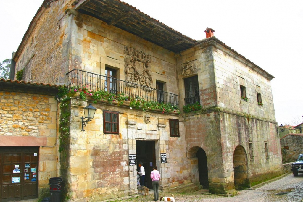 Foto de Santillana del Mar (Cantabria), España