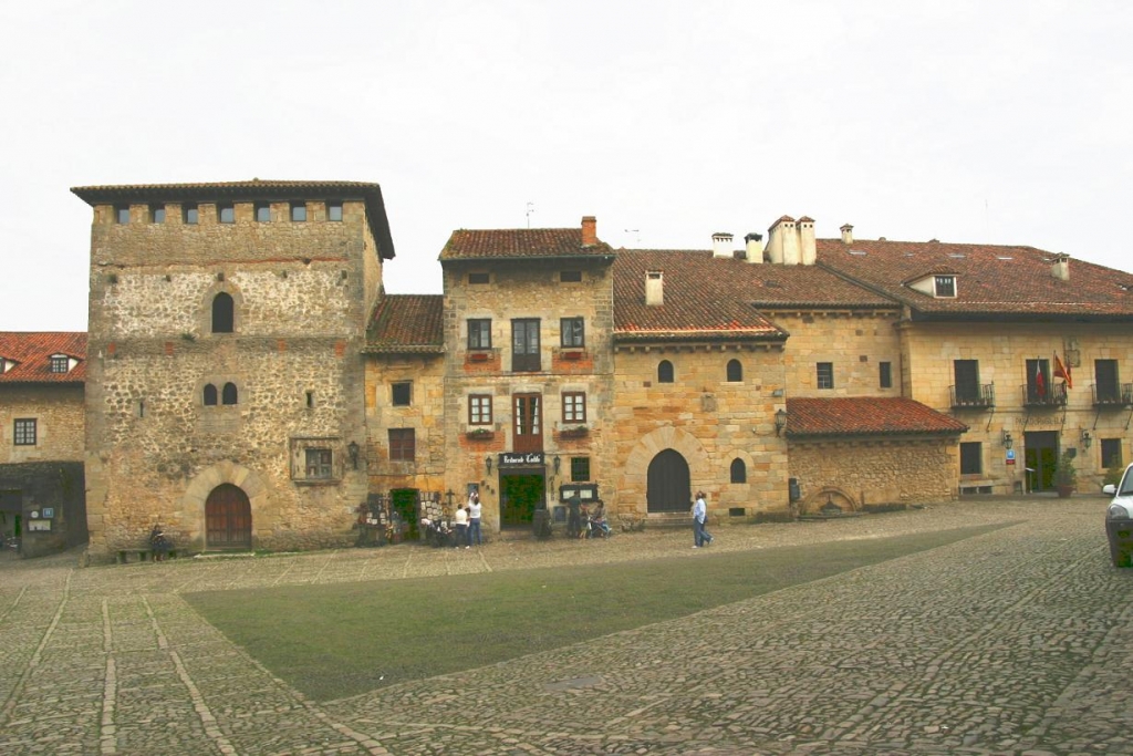 Foto de Santillana del Mar (Cantabria), España