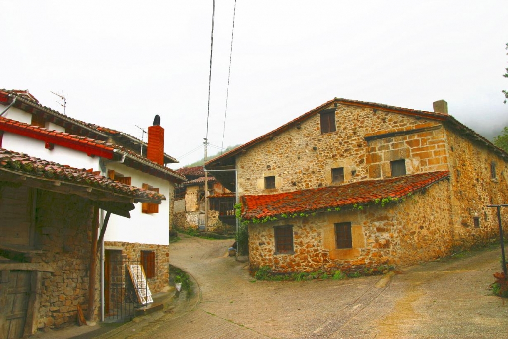 Foto de Mogrovejo (Cantabria), España