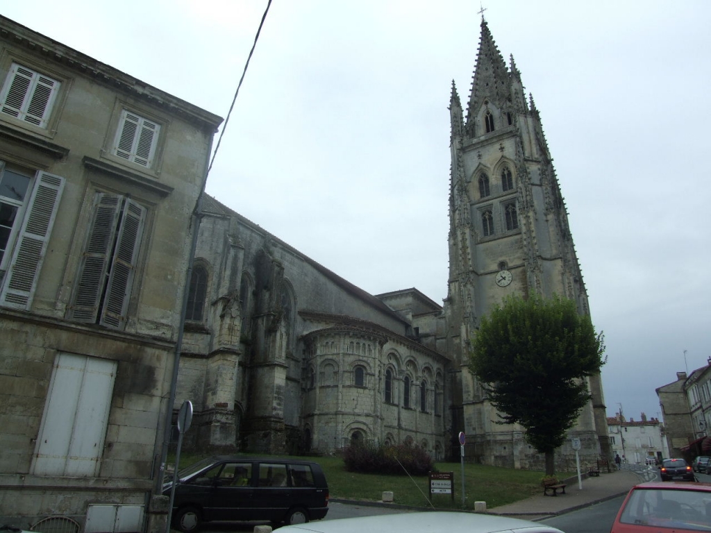 Foto de Saintes, Francia