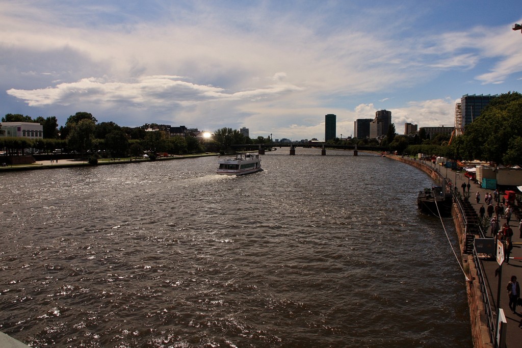 Foto: Vistas desde el puente de Hierro - Frankfurt am Main (Hesse), Alemania