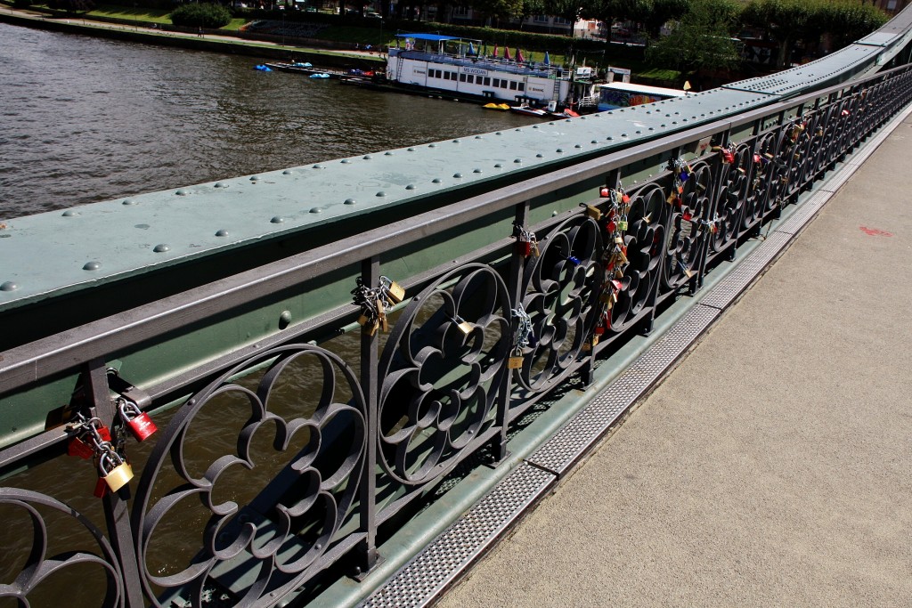 Foto: Puente de Hierro - Frankfurt am Main (Hesse), Alemania