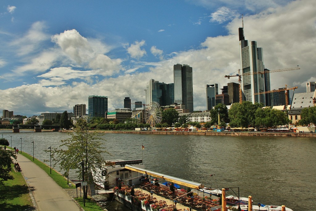 Foto: Vistas desde el puente de Hierro - Frankfurt am Main (Hesse), Alemania