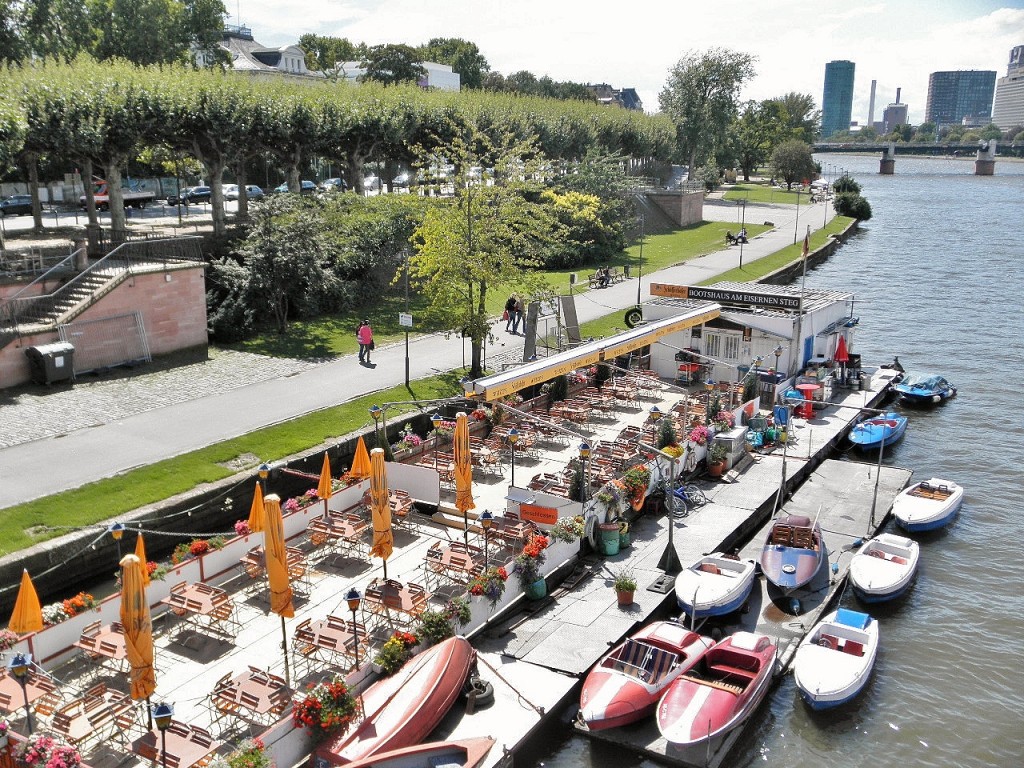 Foto: Vistas desde el puente de Hierro - Frankfurt am Main (Hesse), Alemania