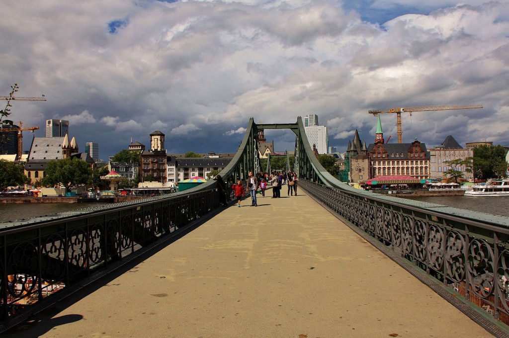 Foto: Puente de Hierro - Frankfurt am Main (Hesse), Alemania