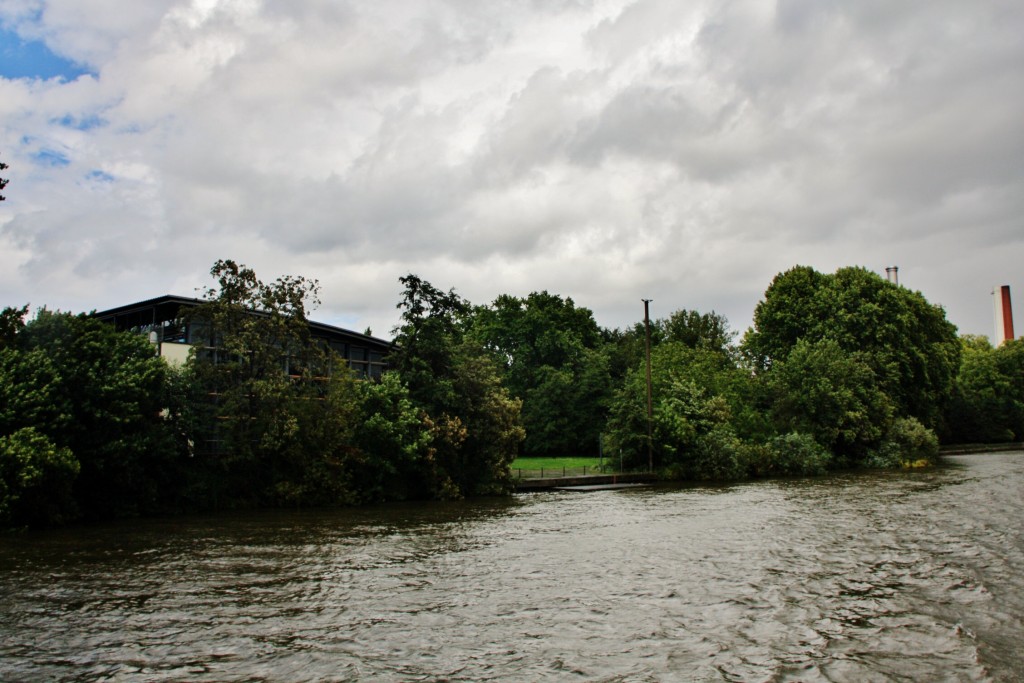 Foto: Navegando por el Main - Frankfurt am Main (Hesse), Alemania