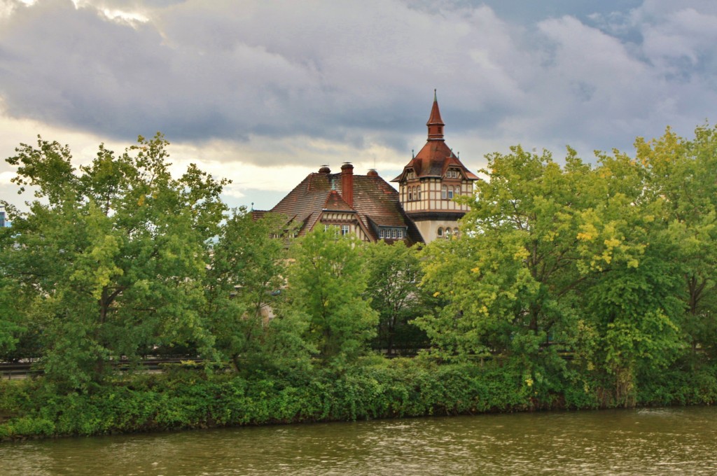 Foto: Navegando por el Main - Frankfurt am Main (Hesse), Alemania