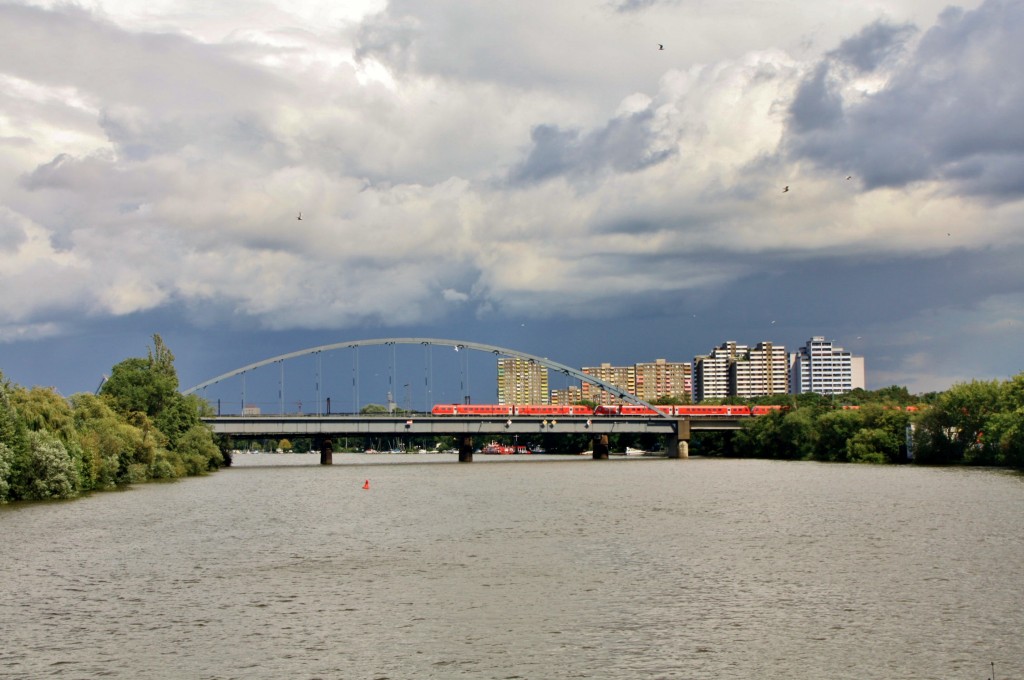 Foto: Navegando por el Main - Frankfurt am Main (Hesse), Alemania