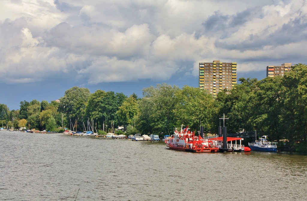 Foto: Navegando por el Main - Frankfurt am Main (Hesse), Alemania