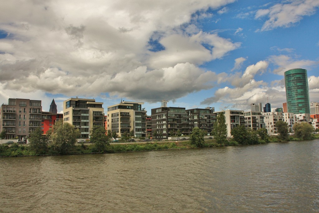 Foto: Navegando por el Main - Frankfurt am Main (Hesse), Alemania