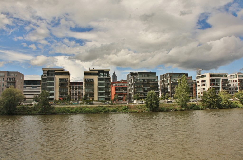 Foto: Navegando por el Main - Frankfurt am Main (Hesse), Alemania