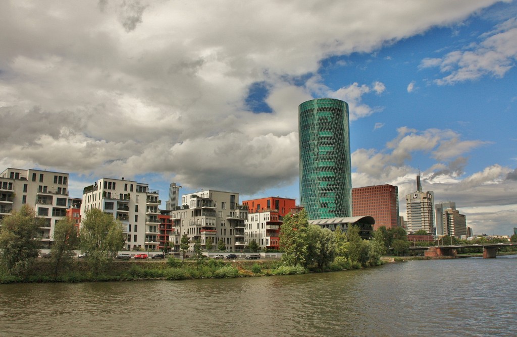 Foto: Navegando por el Main - Frankfurt am Main (Hesse), Alemania