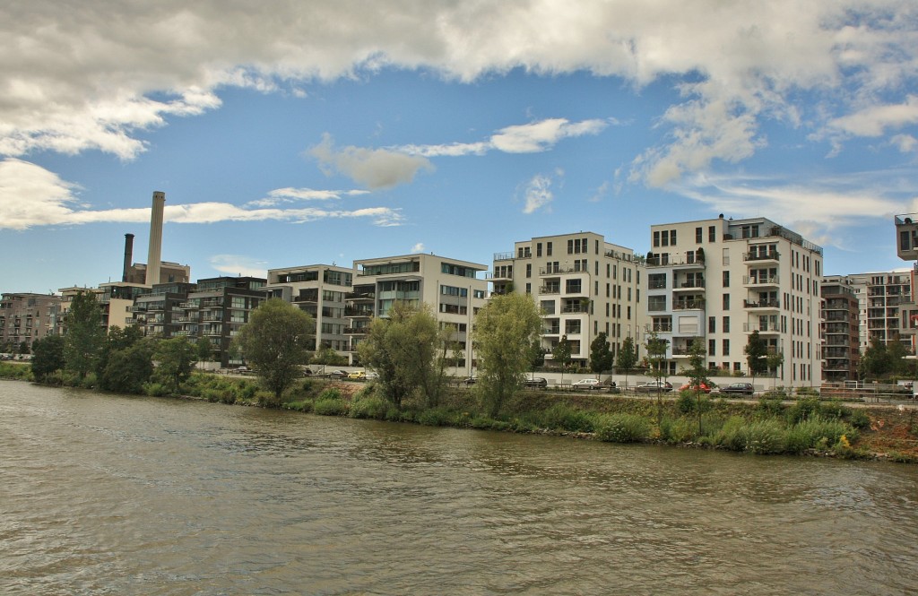 Foto: Navegando por el Main - Frankfurt am Main (Hesse), Alemania