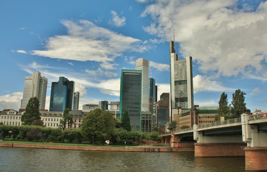 Foto: Navegando por el Main - Frankfurt am Main (Hesse), Alemania