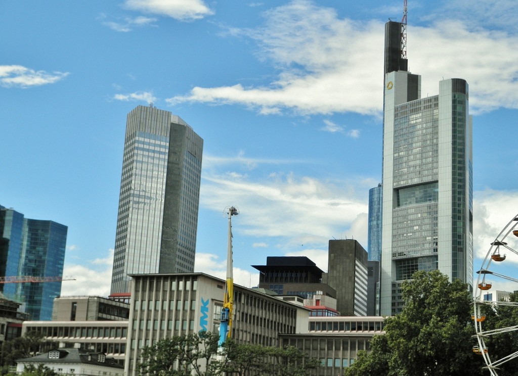 Foto: Navegando por el Main - Frankfurt am Main (Hesse), Alemania