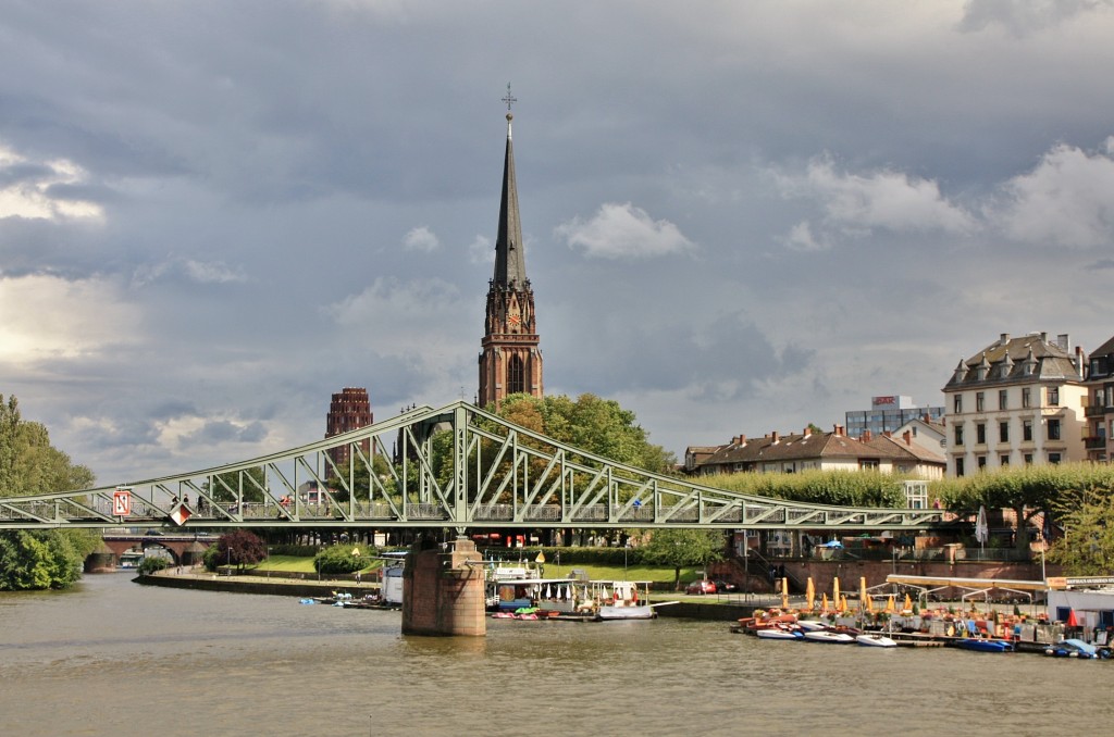 Foto: Navegando por el Main - Frankfurt am Main (Hesse), Alemania