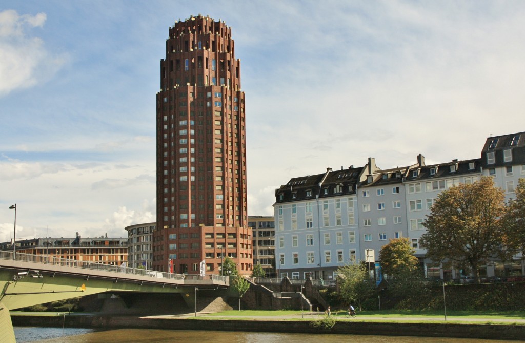 Foto: Navegando por el Main - Frankfurt am Main (Hesse), Alemania