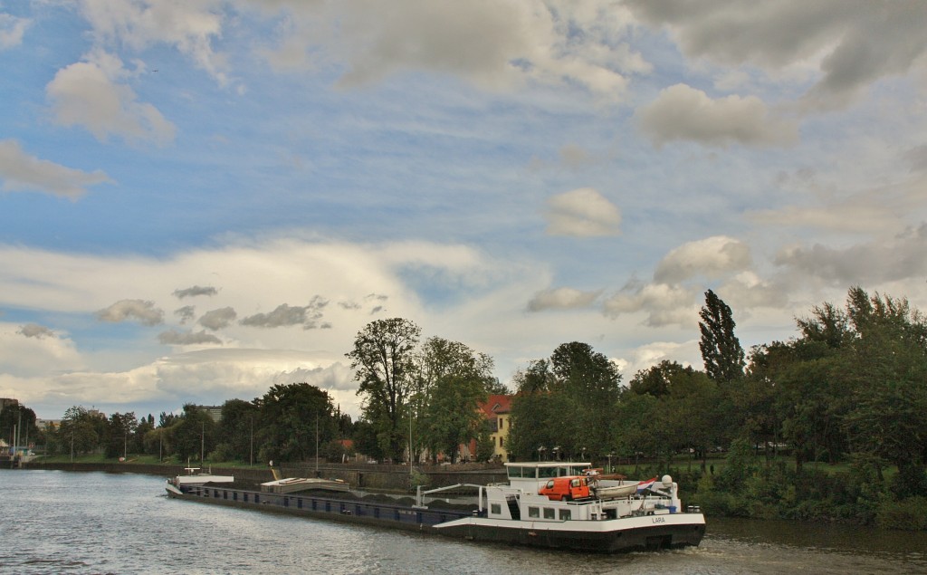 Foto: Navegando por el Main - Frankfurt am Main (Hesse), Alemania