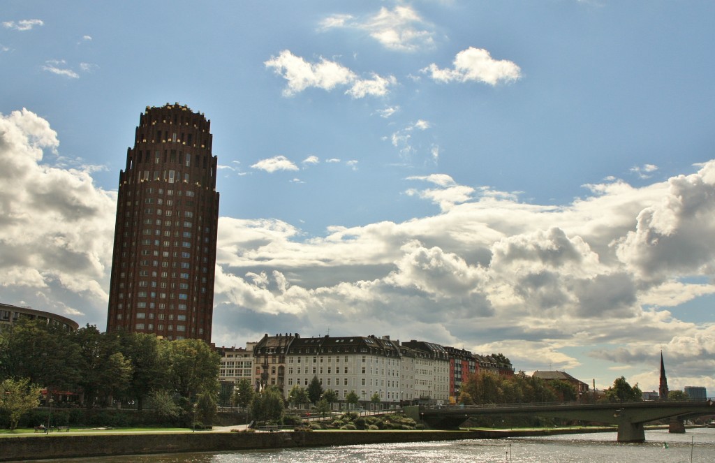 Foto: Navegando por el Main - Frankfurt am Main (Hesse), Alemania