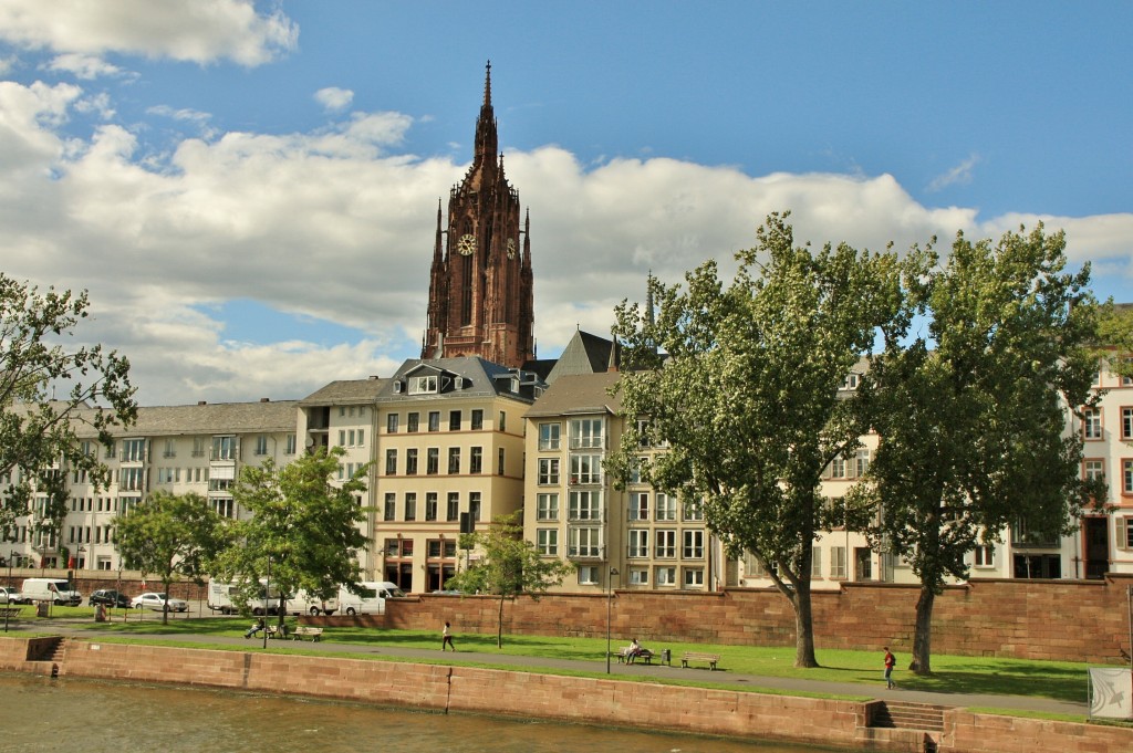 Foto: Navegando por el Main - Frankfurt am Main (Hesse), Alemania