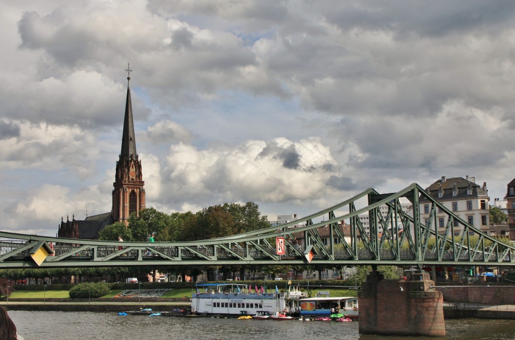 Foto: Navegando por el Main - Frankfurt am Main (Hesse), Alemania