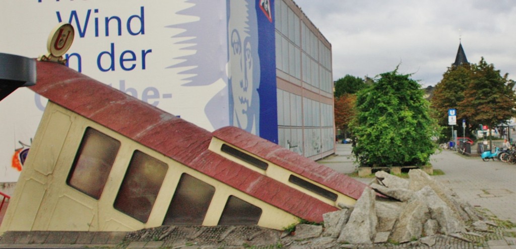 Foto: Entrada de una estación de metro - Frankfurt am Main (Hesse), Alemania