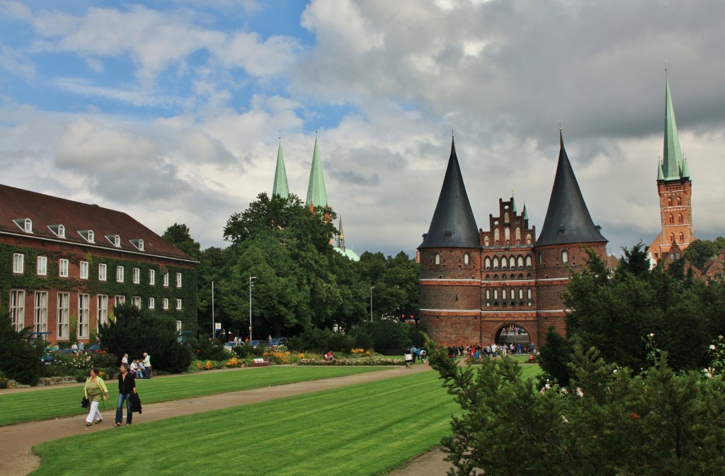 Foto: Puerta de Holsten - Lübeck (Schleswig-Holstein), Alemania