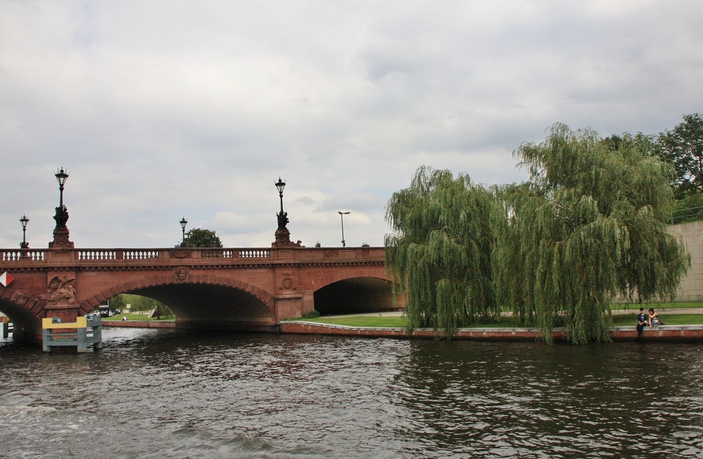 Foto: Navegando por el Spree - Berlín (Berlin), Alemania