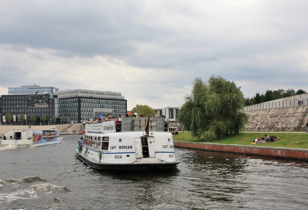 Foto: Navegando por el Spree - Berlín (Berlin), Alemania