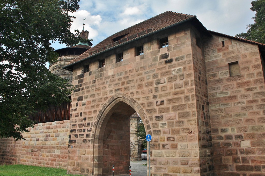 Foto: Puerta en la muralla - Nuremberg (Nürnberg) (Bavaria), Alemania