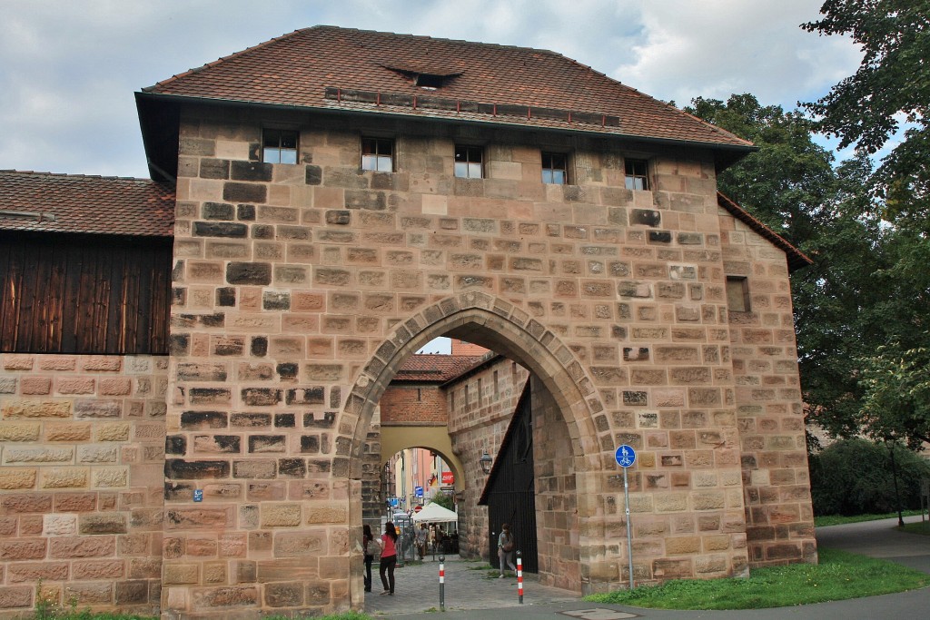 Foto: Puerta en la muralla - Nuremberg (Nürnberg) (Bavaria), Alemania